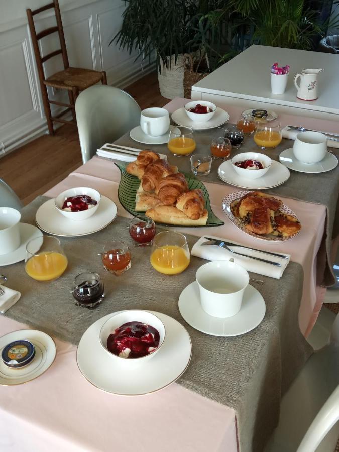 Bed and Breakfast Les Mariesis Osmanville Екстер'єр фото